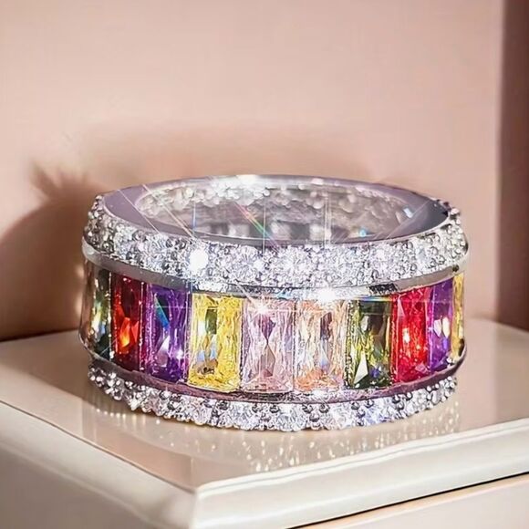 🩷 Stunning New ring with bands of colored crystals & rhinestones size 7 & 8 🩷 - Picture 6 of 8